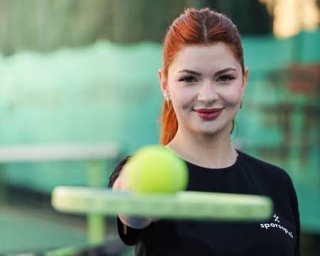 Tenis galeri - spor sahası ve ekipman